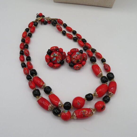 Vintage Red and Black Beaded Necklace and Clip On Earrings Set - Picture 11 of 14